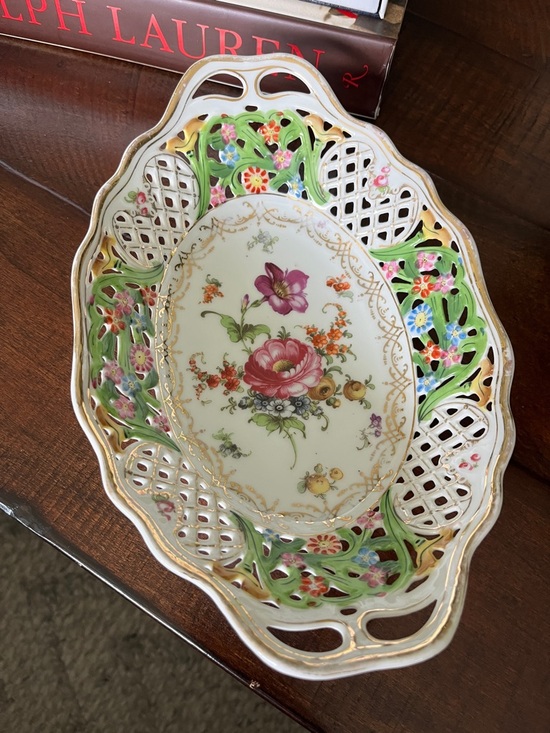 Schumann Other - VINTAGE CARL SCHUMANN Bavaria Chateau Dresden Porcelain Basket